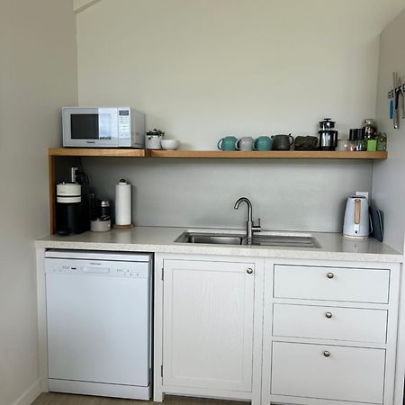Purangi Waterfront Retreat Leilighet Cooks Beach Eksteriør bilde