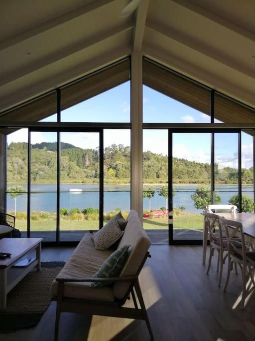 Purangi Waterfront Retreat Leilighet Cooks Beach Eksteriør bilde